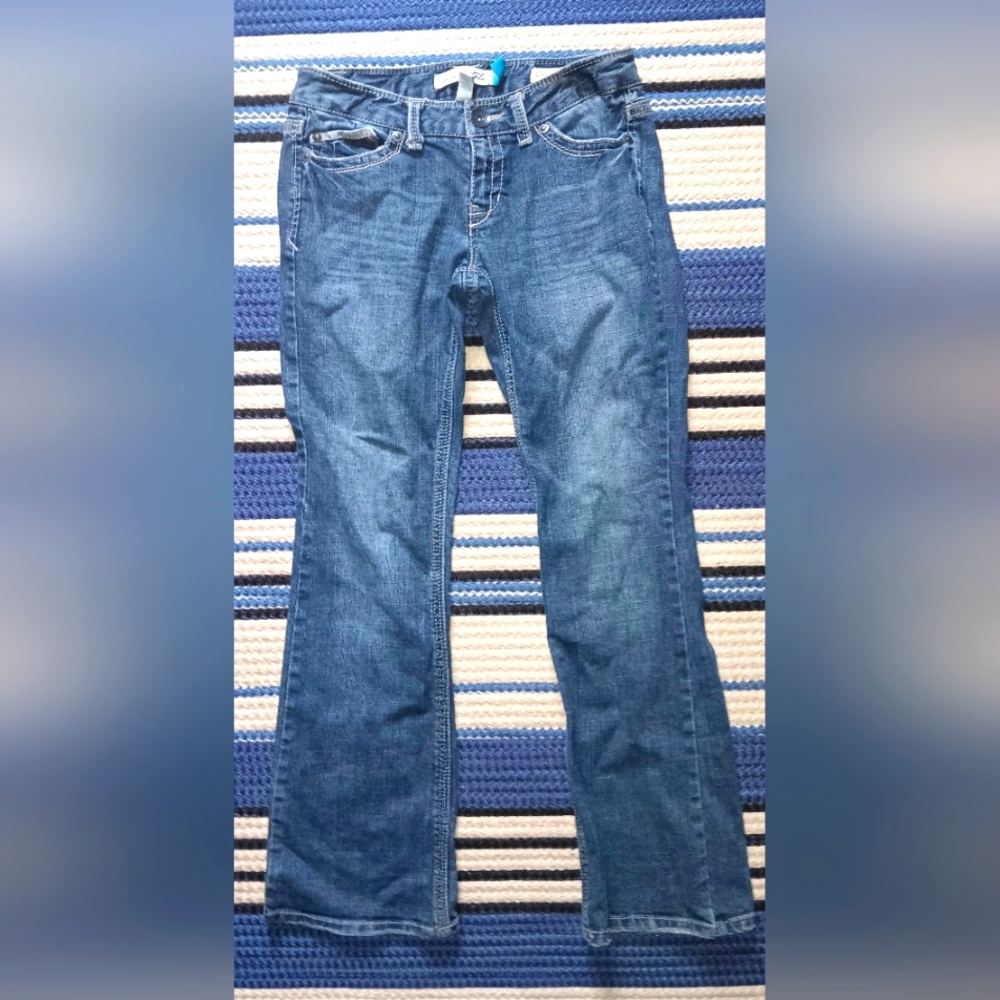 AEROPOSTAL JUNIORS HAILEY SKINNY FLARE JEANS. SIZE 1/2. ☆3 FOR $25☆